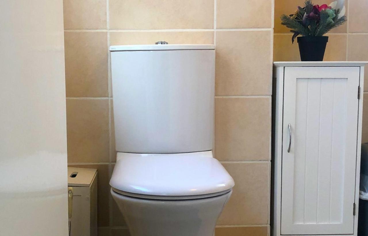 33Sm Dreams Unlimited Serviced Accommodation- Staines - Heathrow 스탠웰 외부 사진