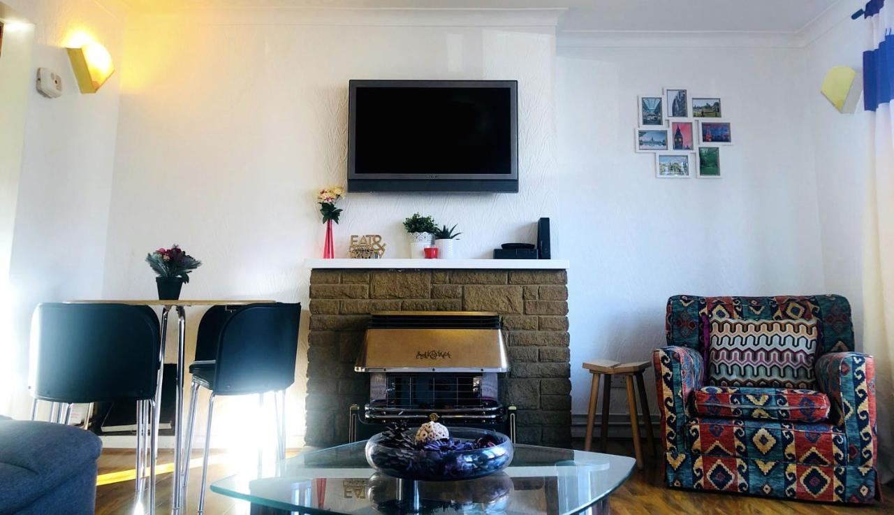 33Sm Dreams Unlimited Serviced Accommodation- Staines - Heathrow 스탠웰 외부 사진